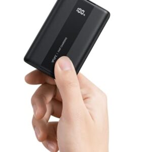 Kompakte Powerbank mit hoher Kapazität und schnellem Aufladen, ideal für unterwegs, Camping oder Reisezwecke.