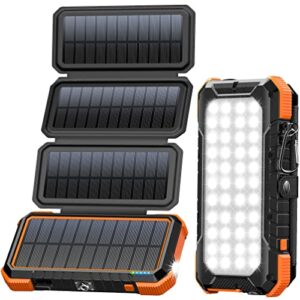 Solar Powerbank mit 4 Solarpanelen und USB C Ausgängen für schnelle Ladung von Geräten bei Outdoor-Aktivitäten wie Camping oder Wandern