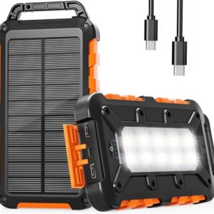 Tragbares Solar-Ladegerät mit hoher Kapazität, schnellem Aufladen und mehreren Ausgängen für Smartphone, Tablet und Camping.